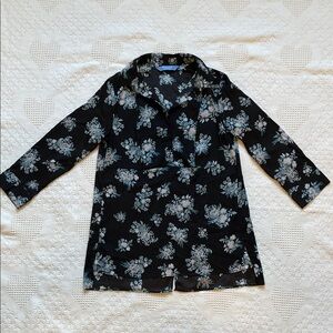 Simply Vera Vera Wang Black and Blue Floral Blouse